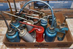 lot 209 image: Oil Cans