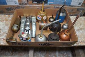 lot 210 image: Oil Cans
