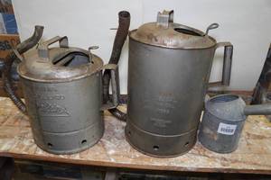 lot 211 image: Vintage Oil Cans