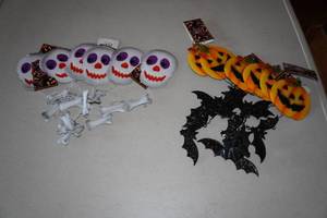 lot 253 image: Metal Halloween Dcor