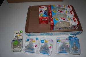 lot 316 image: Assorted Baby Bottles and Nipples