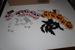 lot 325 image: Metal Halloween Dcor