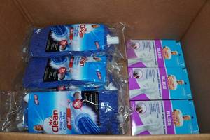 lot 335 image: Mr Clean Mop Head Refills and Gloves