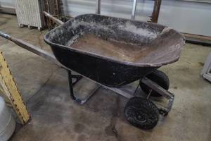 lot 10 image: True Temper Contractors 6 cu ft Wheelbarrow