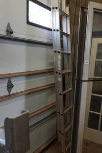 lot 9 image: Keller 16 Extension Ladder