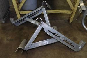lot 6 image: Stinson Ladder Jacks