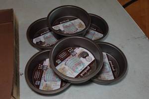 lot 359 image: 6 Goodcook 6 Cake Pans
