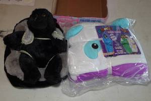 lot 366 image: Moosh-Moosh Hooded Blanket and Plush Backpack