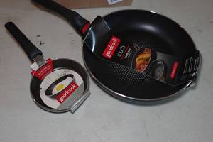 lot 373 image: 2 Goodcook Saute Pans - 46 & 10