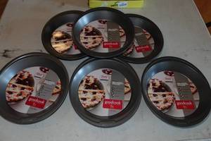 lot 385 image: 6 Goodcook 9 Pie Pans