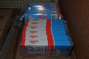 lot 343 image: 11 Pairs of Mr Clean Premium Latex Gloves - Large