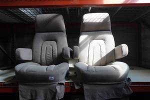 lot 27 image: 2 Captains Seats for Motorhome
