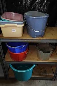lot 170 image: Assorted Buckets