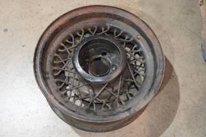 lot 27 image: Kelsey Hayes Style Bent Spoke Rim