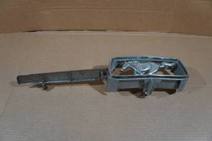 lot 28 image: Ford Mustang Grille Section