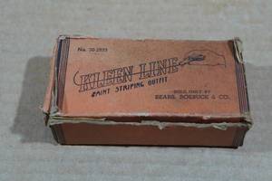 lot 36 image: Antique Kleen Line Paint Striping Outfit in Box