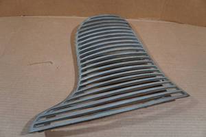 lot 40 image: 1939 Buick Grille Section