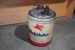 lot 72 image: Antique Mobilube Oil Can