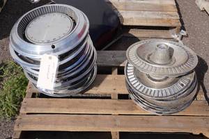 lot 102 image: Assorted Hub Caps
