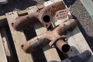 lot 107 image: Desoto Hemi Exhaust Manifolds