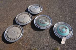 lot 110 image: Motorhome Hub Caps