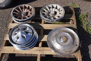 lot 121 image: Assorted Hub Caps