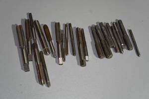 lot 146 image: Assorted Taps