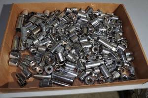 lot 153 image: Sockets - 14, 38, 12, SAE, Metric