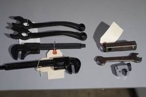 lot 157 image: Antique Wrenches - Mostly Ford