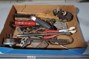 lot 210 image: Assorted Tools