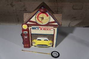lot 223 image: Macs Automotive and Gas Wall Clock