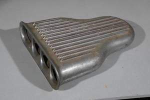 lot 243 image: Vintage Cal Custom Finned Hood Scoop