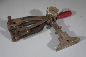 lot 247 image: Vintage Adjustable Puller