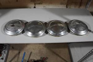 lot 257 image: Set of Chrome Center Caps