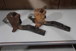 lot 270 image: Heavy Duty Door Hinges - Possibly Ford Truck