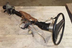 lot 279 image: Chrysler Steering Column