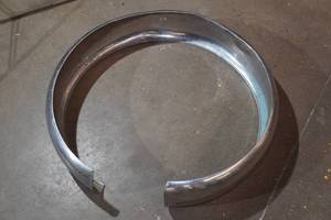lot 282 image: Continental Kit Chrome Spare Tire Cover
