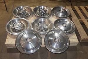lot 283 image: Cadillac Hub Caps