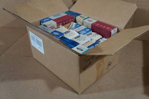 lot 325 image: Ford NOS Intake and Exhaust Valves