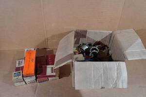 lot 355 image: Ford Engine Bearings