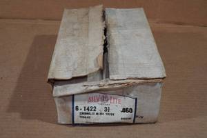 lot 382 image: Pistons - 1954-62 Chevrolet I6 261 Truck