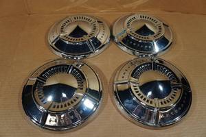 lot 402 image: Set of Chrome Chevrolet Hub Caps