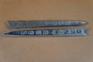 lot 413 image: Ford F-250 Truck Fender Emblems