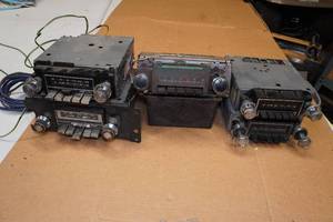 lot 429 image: GMDelco Radios