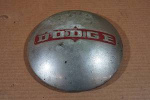 lot 440 image: Dodge Hub Cap