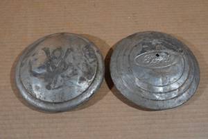 lot 441 image: Ford Center Caps