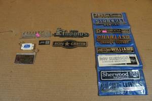 lot 456 image: Assorted Vintage Dealer Badges