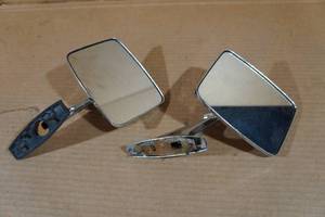 lot 462 image: 1969-72 GM Side Mirrors