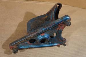 lot 466 image: 1935-36 Ford Spare Tire Mount