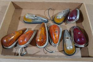 lot 469 image: Truck Cab Marker Lights